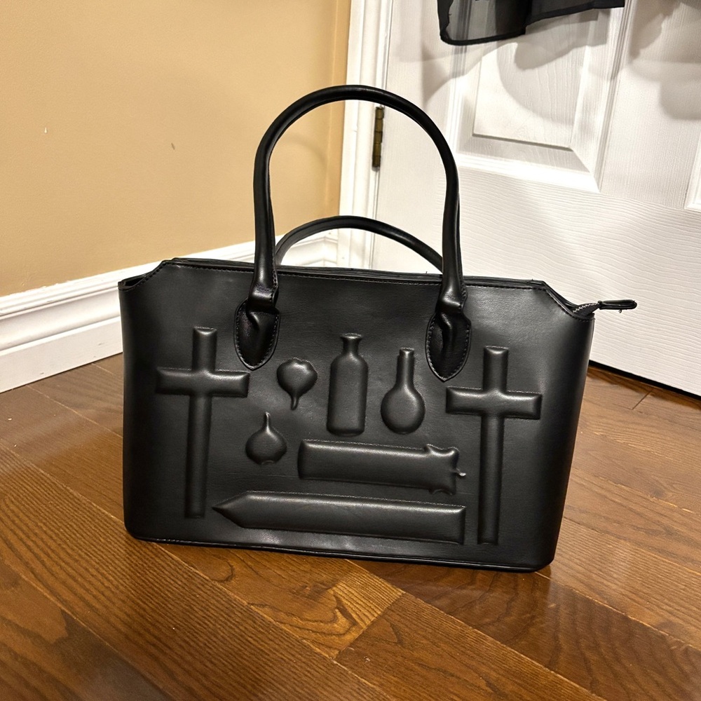 Goth Vampire Bag Beheaded tote